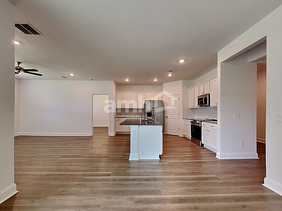 4th image of 565 Plumeria Ln