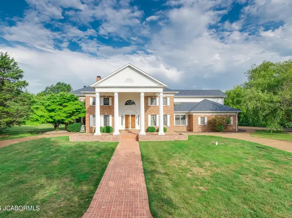 2624 Country Club Dr, Jefferson City, MO 65109