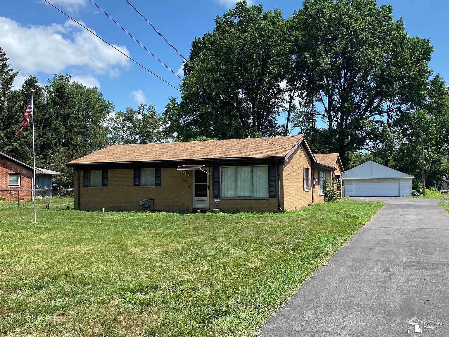 7186 Maplewood Dr, Temperance, MI 48182 | Zillow