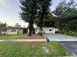 4959 SW 5th St, Pompano Beach, FL 33068