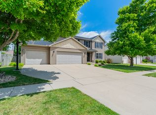 2900 Bear Claw St, Normal, IL 61761