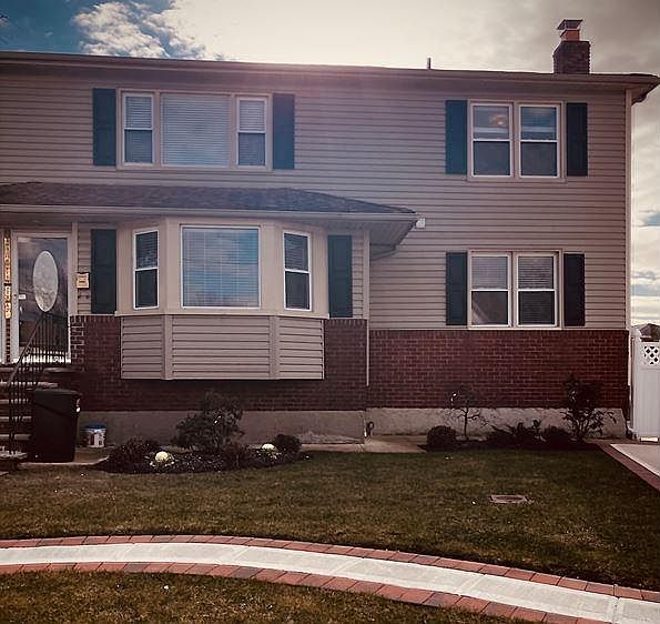 1st image of 493 Griffin St
