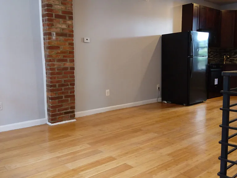 128 N Dearborn St — Photo 14