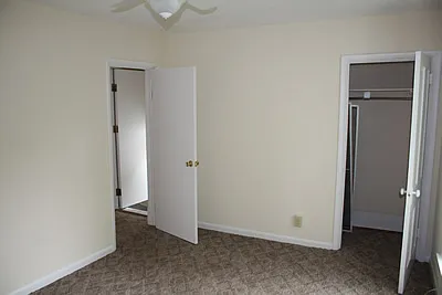 3 bed, 1.0 bath, 580 sqft, $1,150 — Photo 11