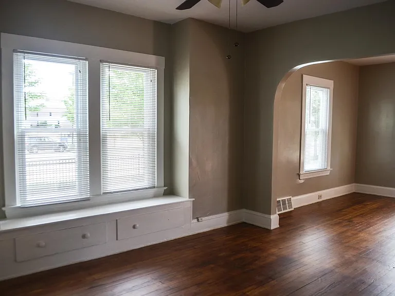 dining room window seat