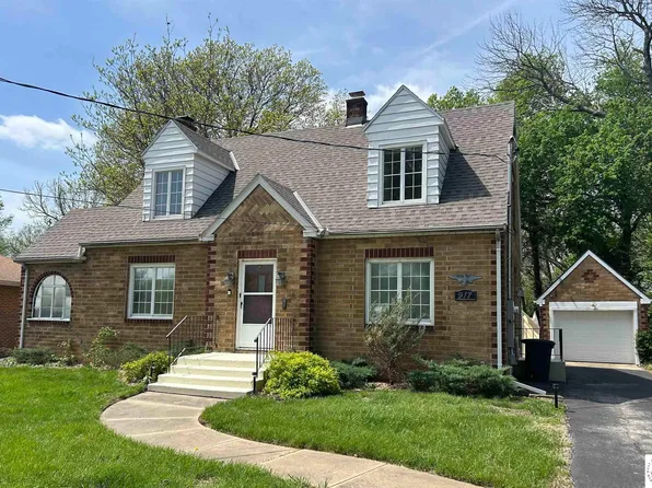 917 S 2nd St, Clinton, MO 64735