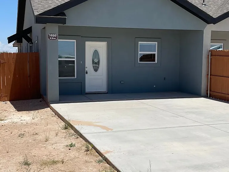 1020 N Eva Ave — Photo 1
