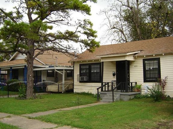 MANICURED NEIGHBORHOOD