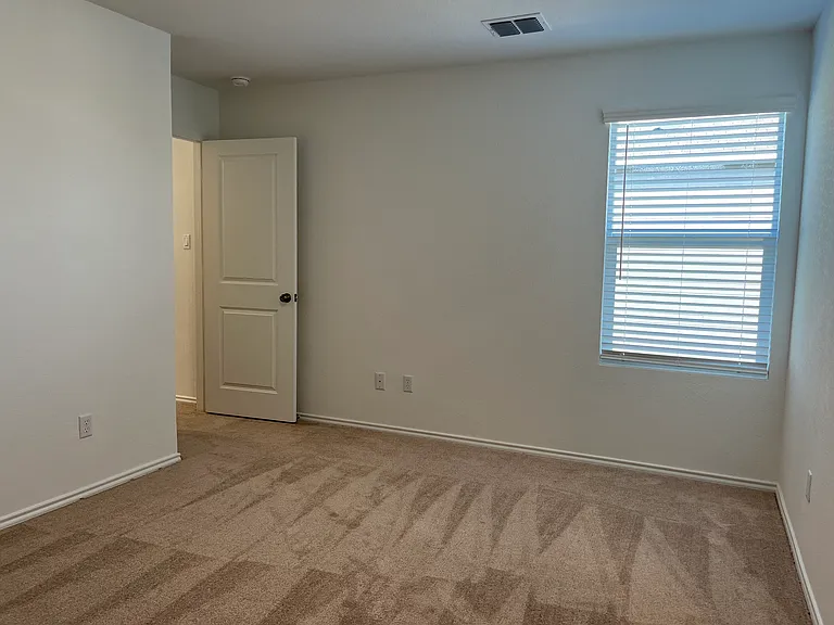 591 Commander Abbott Dr — Photo 16