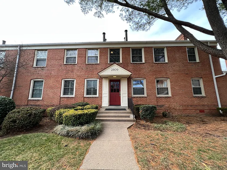 2809 Arlington Blvd #149 — Photo 3