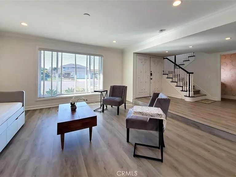 18684 Santa Ramona St — Photo 2