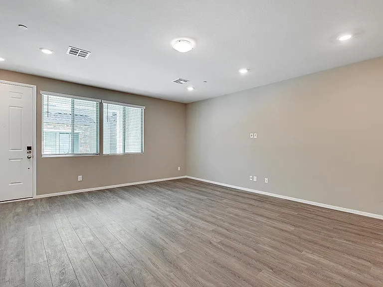 6238 Mavora Lakes St — Photo 11