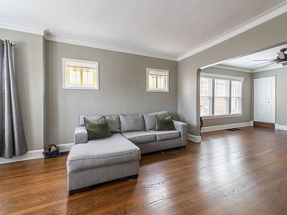 3rd image of 5137 W Waveland Ave