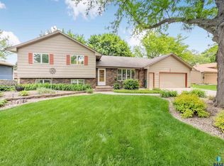4400 S Fireside Ave, Sioux Falls, SD 57103