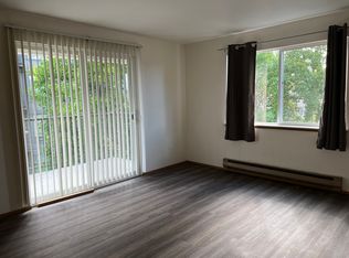 4550 7th Ave NE APT 303, Seattle, WA 98105