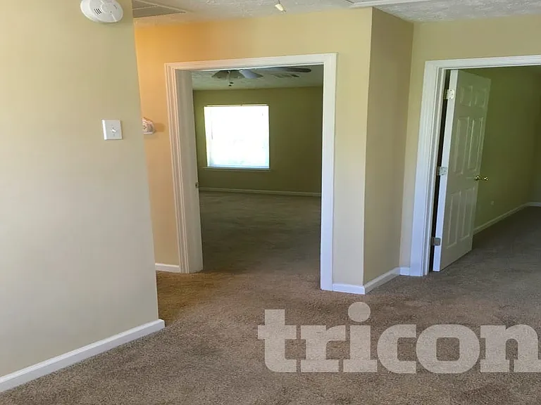 553 Arbor Ridge Dr — Photo 3
