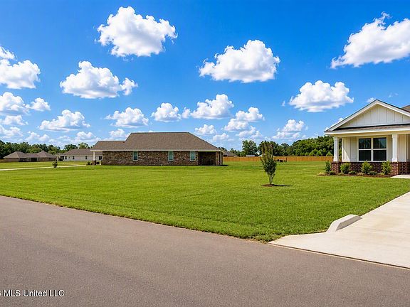 3rd image of 106 Strawberry Dr