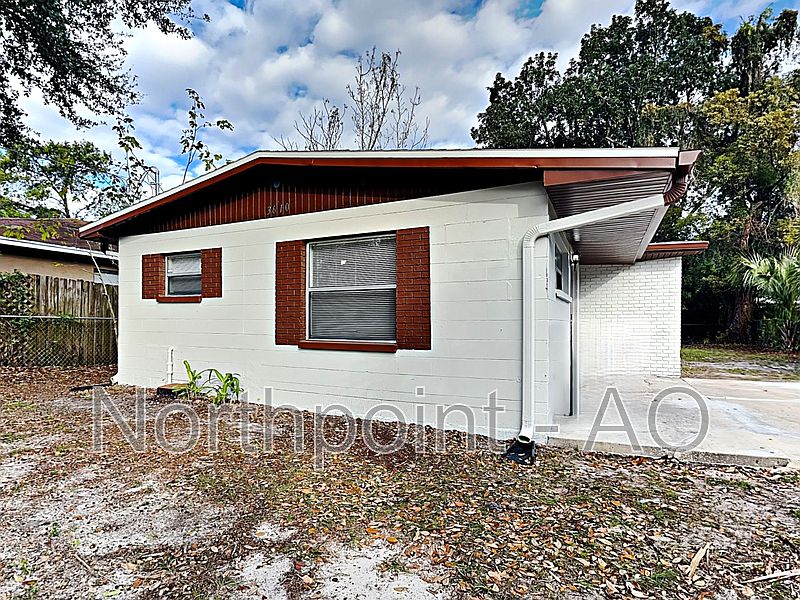 1st image of 3610 E Clifton St