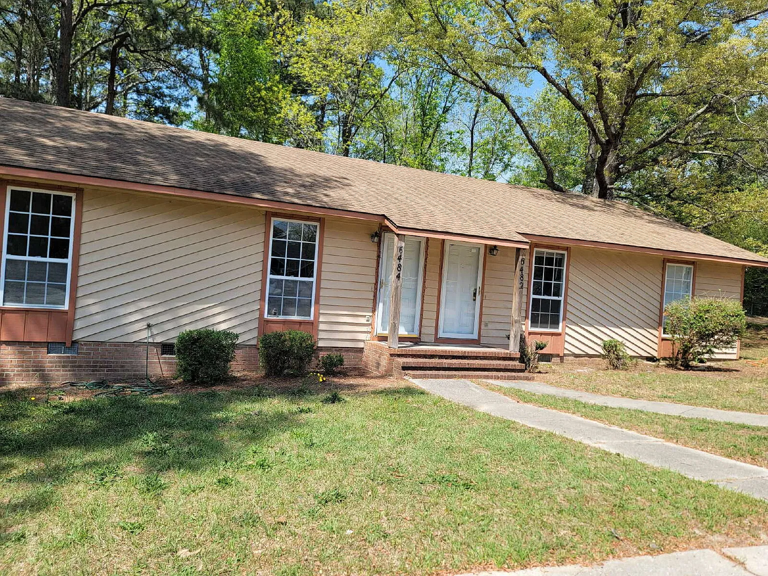 2 bed, 1.5 bath — Photo 1