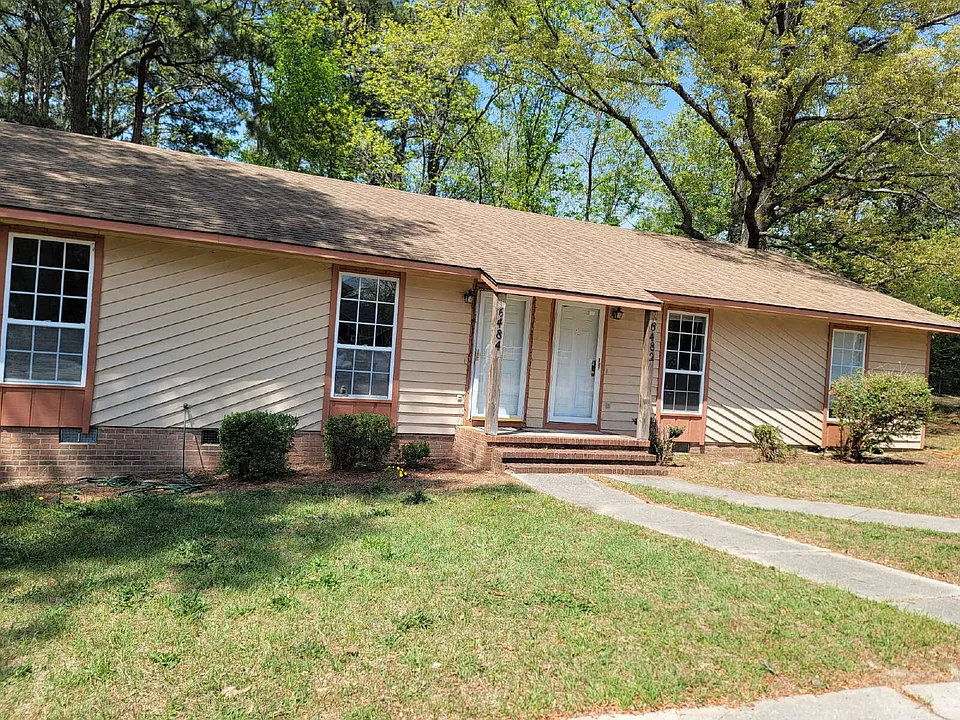 6482 Rockford Dr