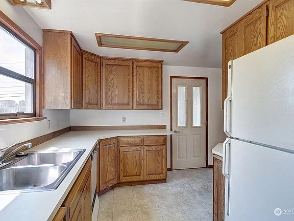 2nd image of 1232 E Marine View Dr