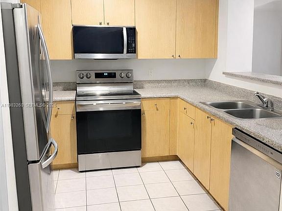 5th image of 7940 Nob Hill Rd #102