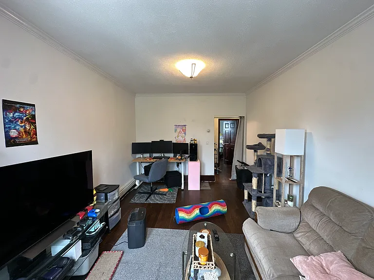 435 Walnut Ave #8 — Photo 2
