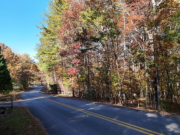 2nd image of 4 Lance Crossing Rd