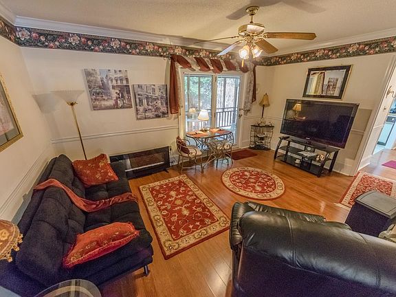 3rd image of 2734 Oakland Ave #C-27