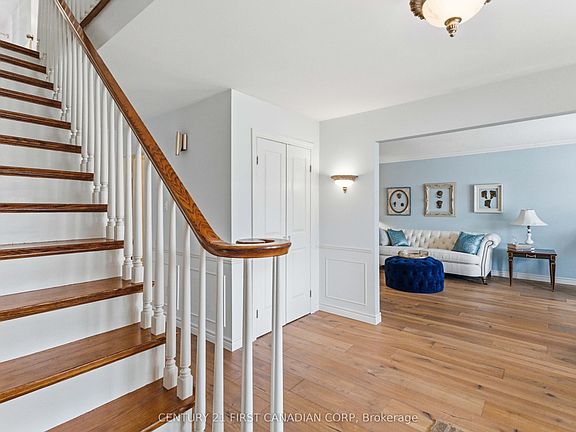 5th image of 1080 Viscount Rd