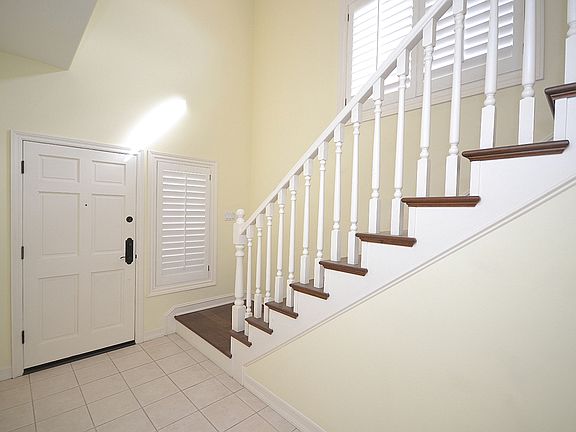 2nd image of 221 S Lucia Ave