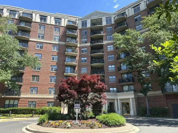 3401 38th St NW APT 203, Washington, DC 20016