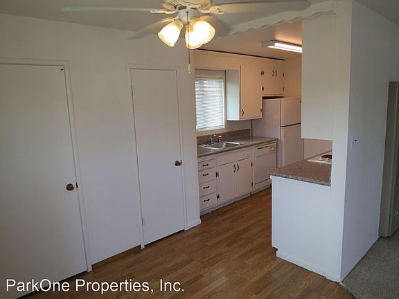 3rd image of 190 Village Ct APT 5