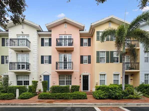 1044 E Heritage Club Circle, Delray Beach, FL 33483