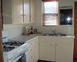 4th image of 670 San Carlos Ave