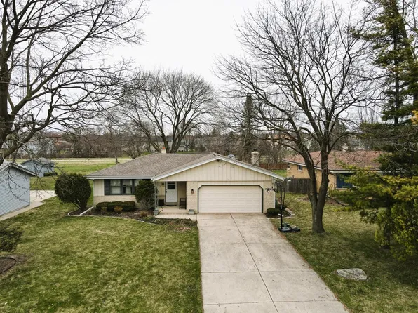 9232 West Plainfield AVENUE, Greenfield, WI 53228