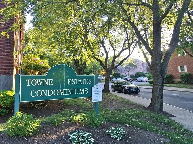 157 Lake Shore Rd #2 — Photo 13