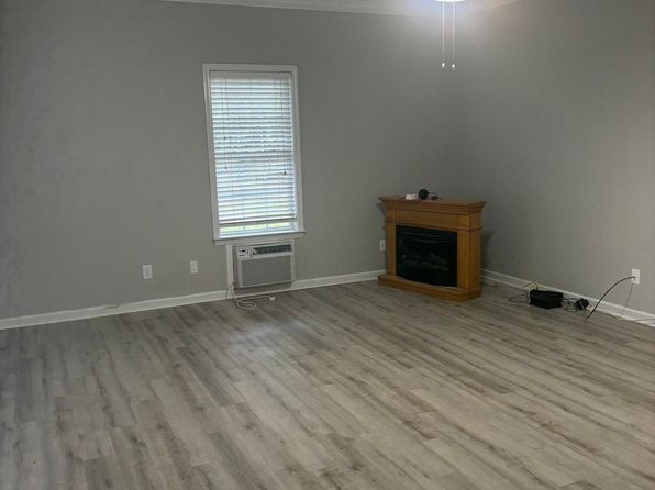 871 Clearwater Rd, Sharpsburg, GA 30277