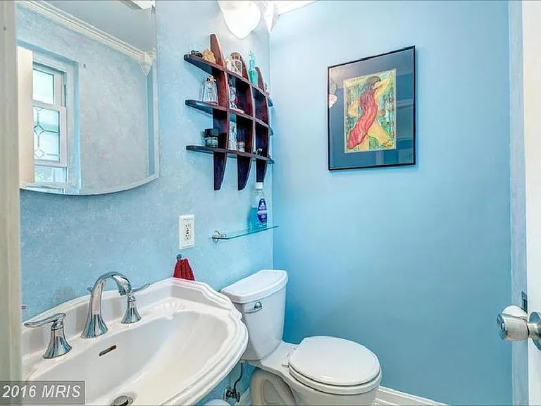 9804 Robinson Blvd — Photo 4