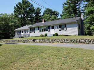 22 Old Center St, Carver, MA 02330