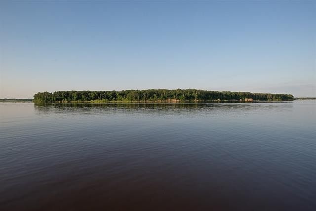 2nd image of 1123 Beacon Shore Rd