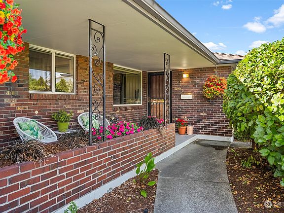 3rd image of 1348 Heatherwood Circle