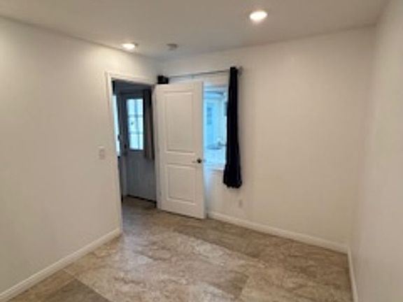 5th image of 1641 W Buena Vista Ave #C
