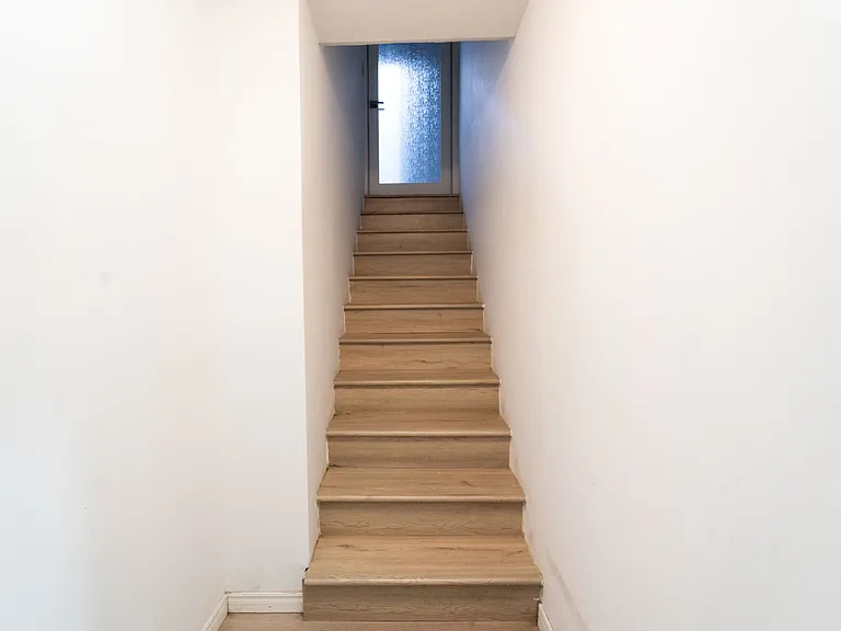 128 Embassy Dr — Photo 12