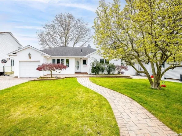 1133 Agnes Court, Valley Stream, NY 11580