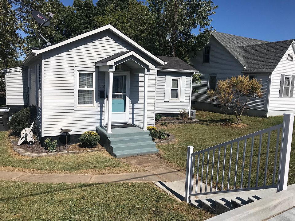 Corner lot house 