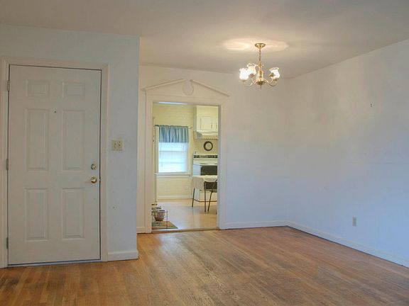 3rd image of 7412 Westridge Dr