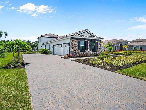 4th image of 4747 Vasca Dr