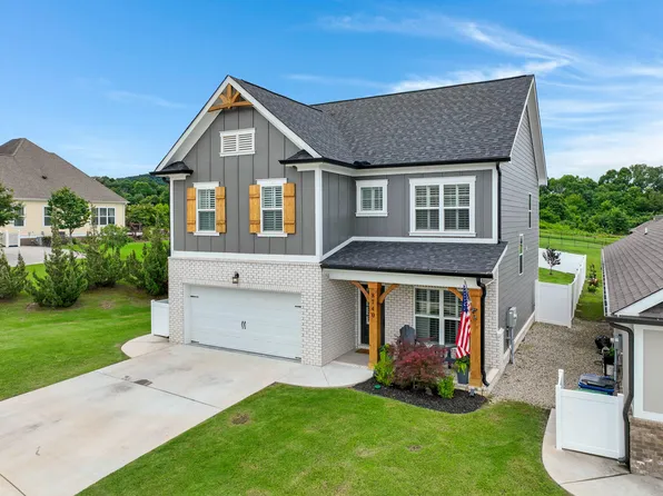 8740 Seven Lakes Dr, Ooltewah, TN 37363