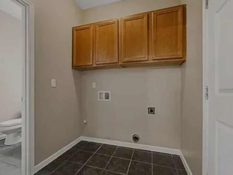620 SW Trout Ct — Photo 18